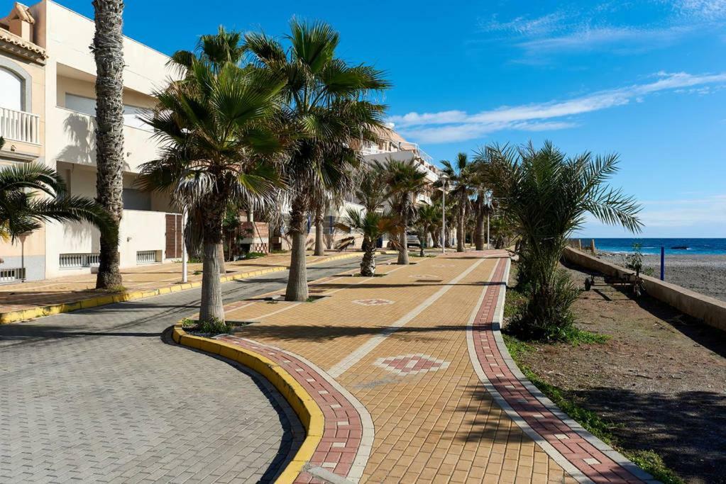 Casa De Sueno En La Playa Villa Адра Екстериор снимка