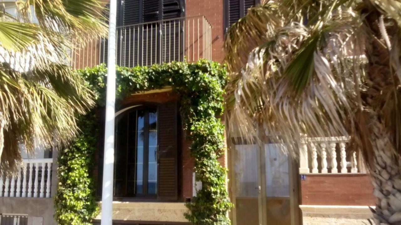 Casa De Sueno En La Playa Villa Адра Екстериор снимка