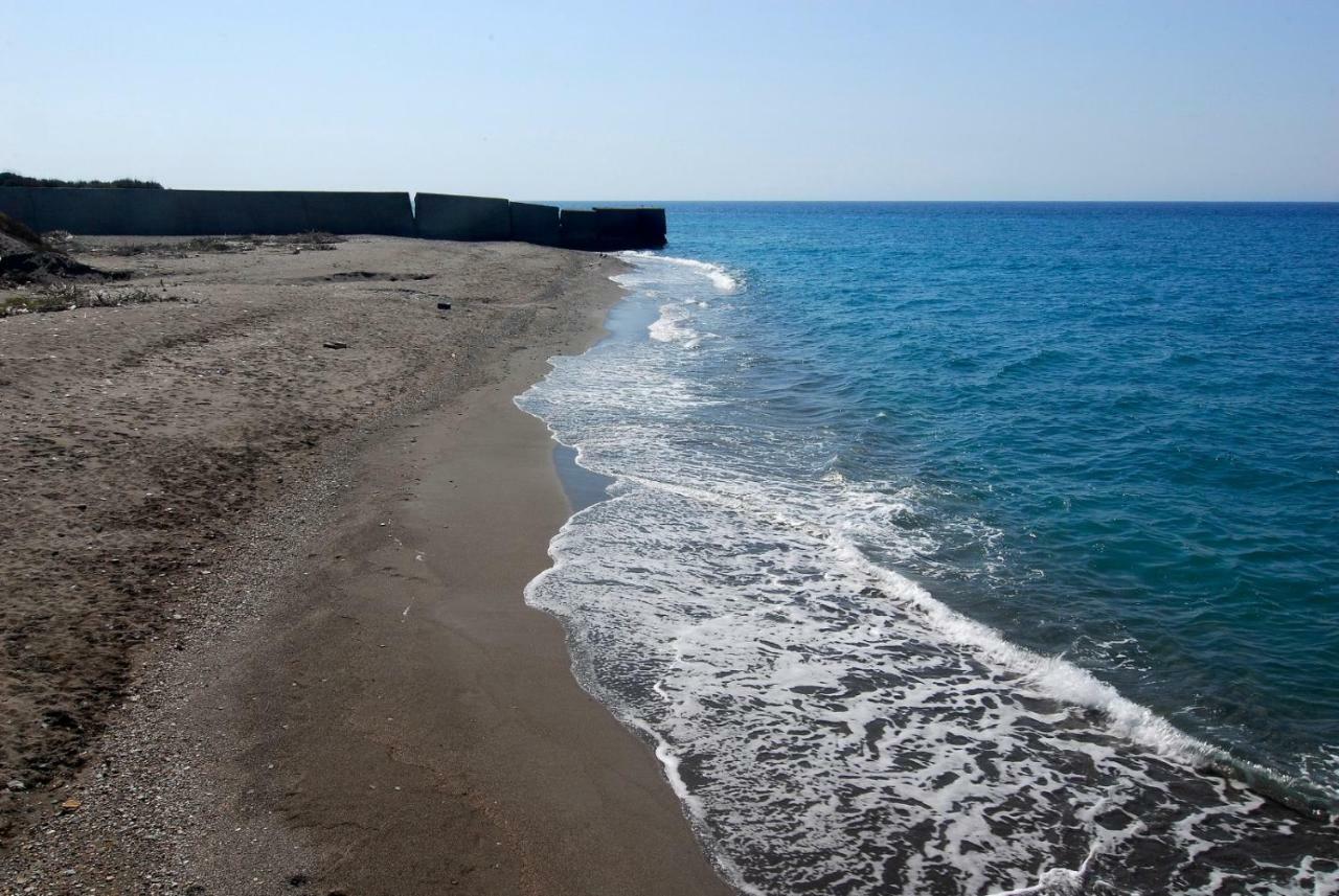 Casa De Sueno En La Playa Villa Адра Екстериор снимка