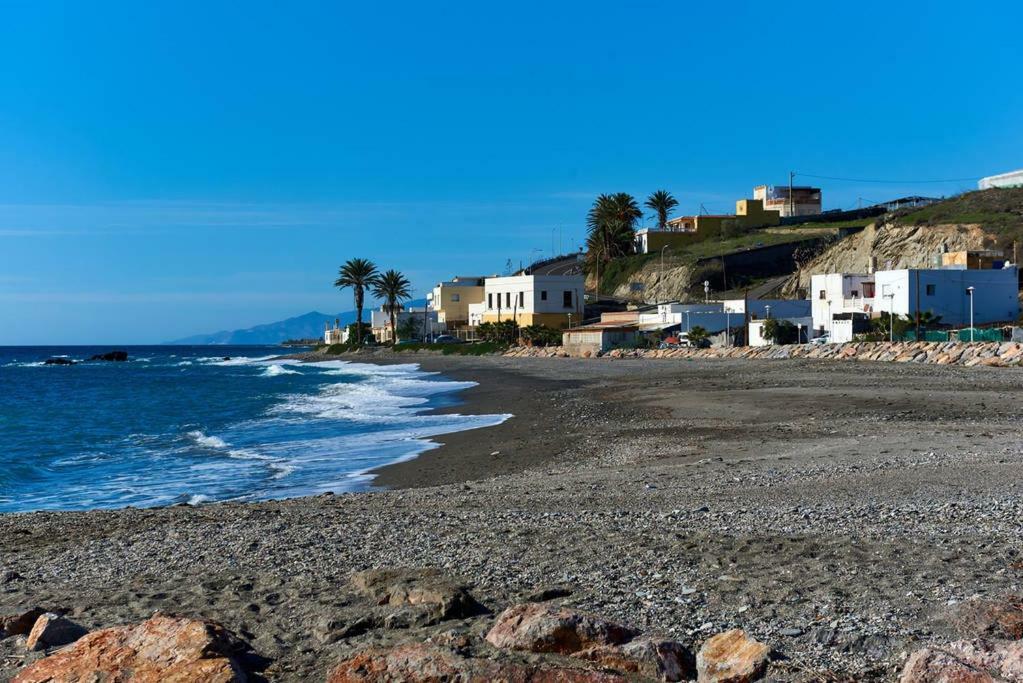 Casa De Sueno En La Playa Villa Адра Екстериор снимка