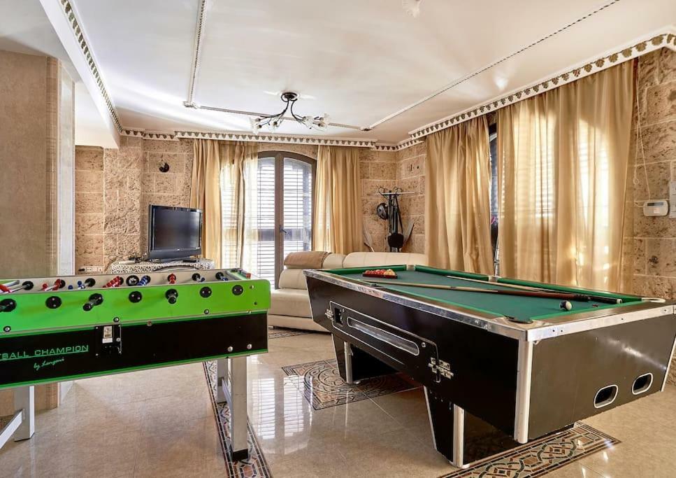 Casa De Sueno En La Playa Villa Адра Екстериор снимка
